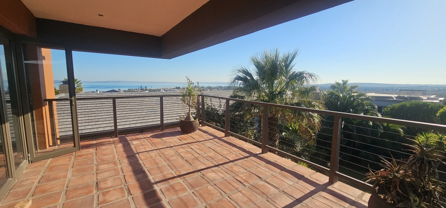 6 Bedroom Property for Sale in Middedorp Western Cape